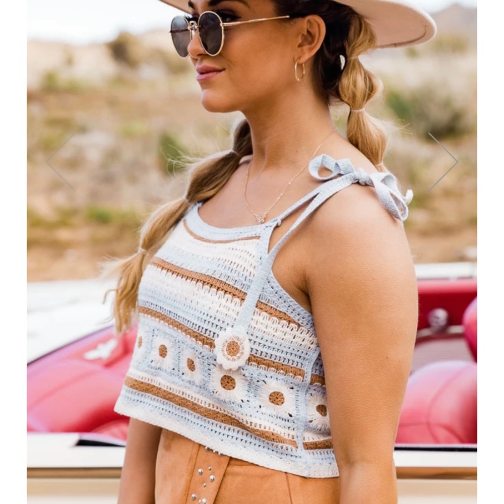 NWT SKY BLUE CROCHET TANK PINK LILY